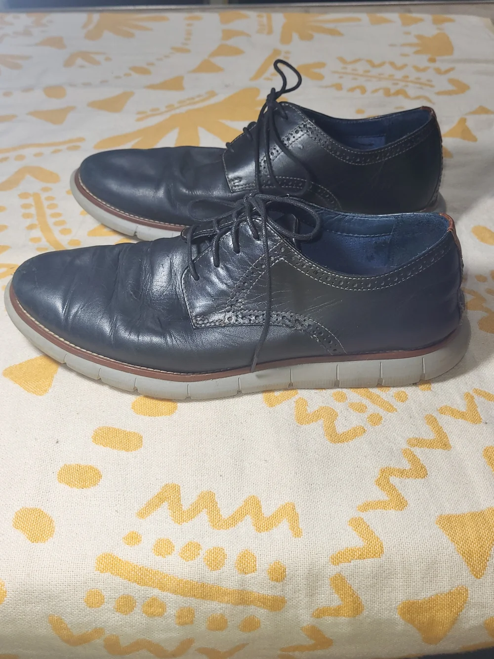 Johnston & Murphy Black Leather Derby Shoes with Brown Welt